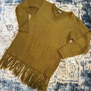 QED London Knit Oversized Fringe Western Quiet Luxury Sweater Pullover Green OS